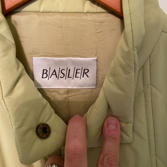 Zip front vest - Picture 2 of 6